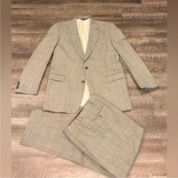 Men's Gray Plaid Blazer - Picture 2 of 10